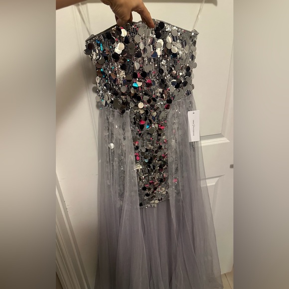 Fareisty silver Sequin strapless mini dress with tulle gown. NWT - Picture 4 of 6